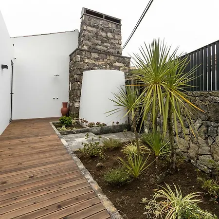 Azaleas Nyaraló Ribeira Chã